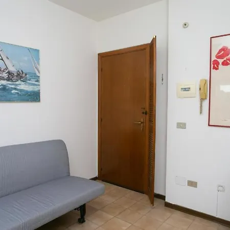 Trilocale A 50mt Dal Mare Di - M125