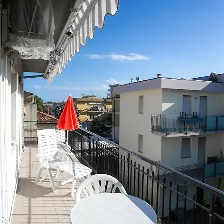 Trilocale A 50mt Dal Mare Di - M125 아파트